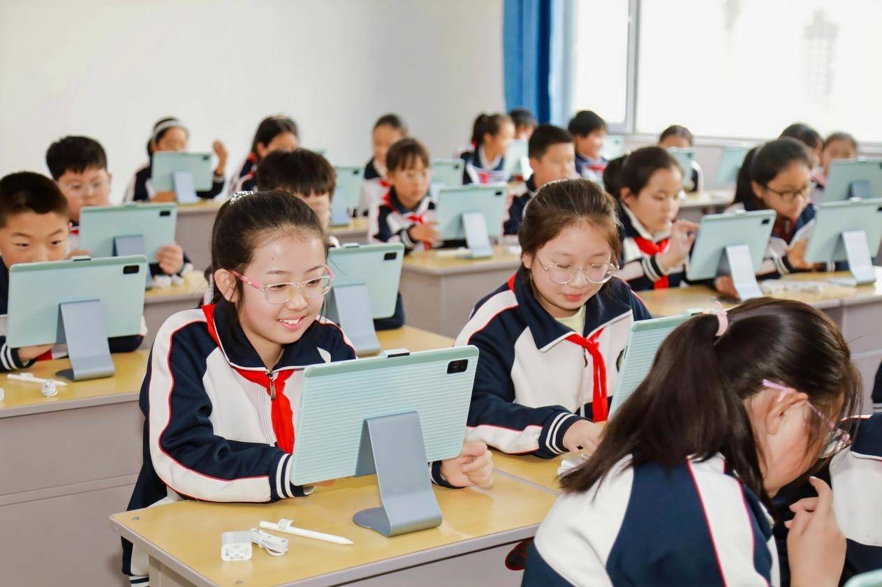 终于有人开始思考，中国家庭到底需要什么样的学习机？