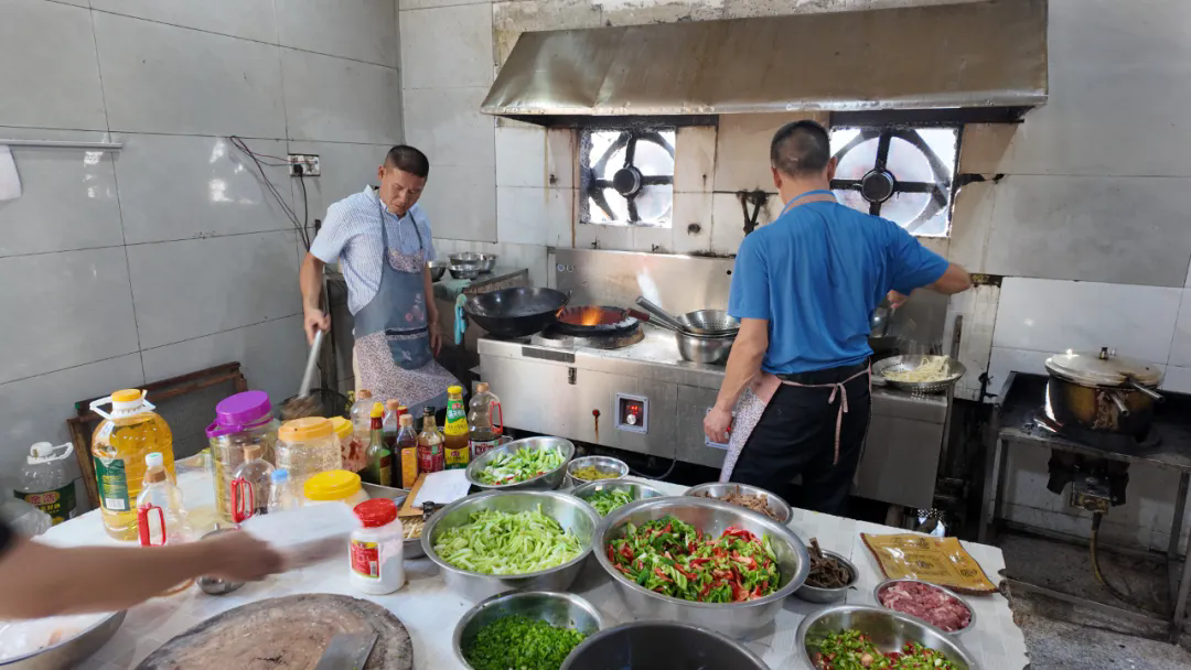 村口的土菜馆上了高德扫街榜