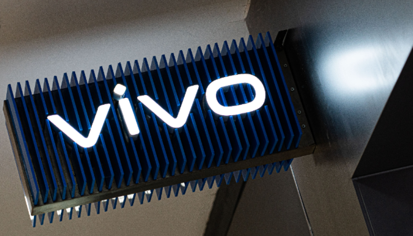 死磕技术与生态后，vivo终成高端手机“摇旗者”