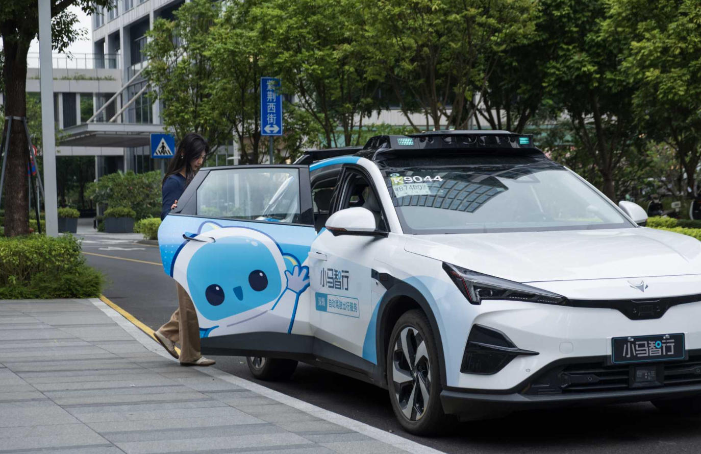 全球robotaxi第一股冲刺港股，小马智行启动招股该咋看？