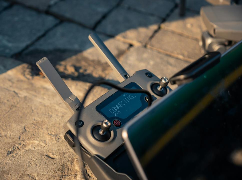 大疆降价，影石CEO公开致歉，别人生病我吃药是什么玩法？