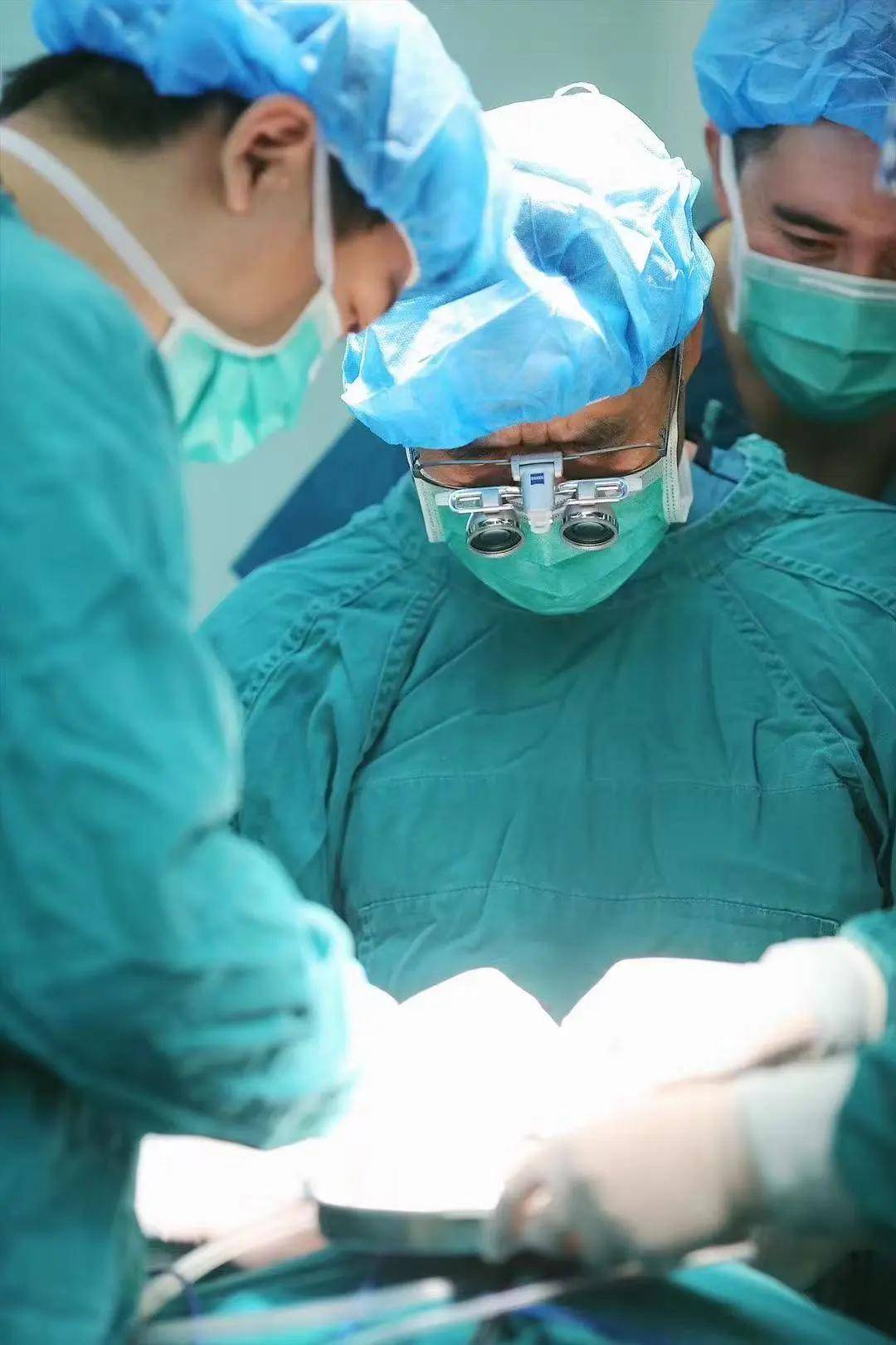 雪山到讲台：退出聚光灯后的“隐身”十年