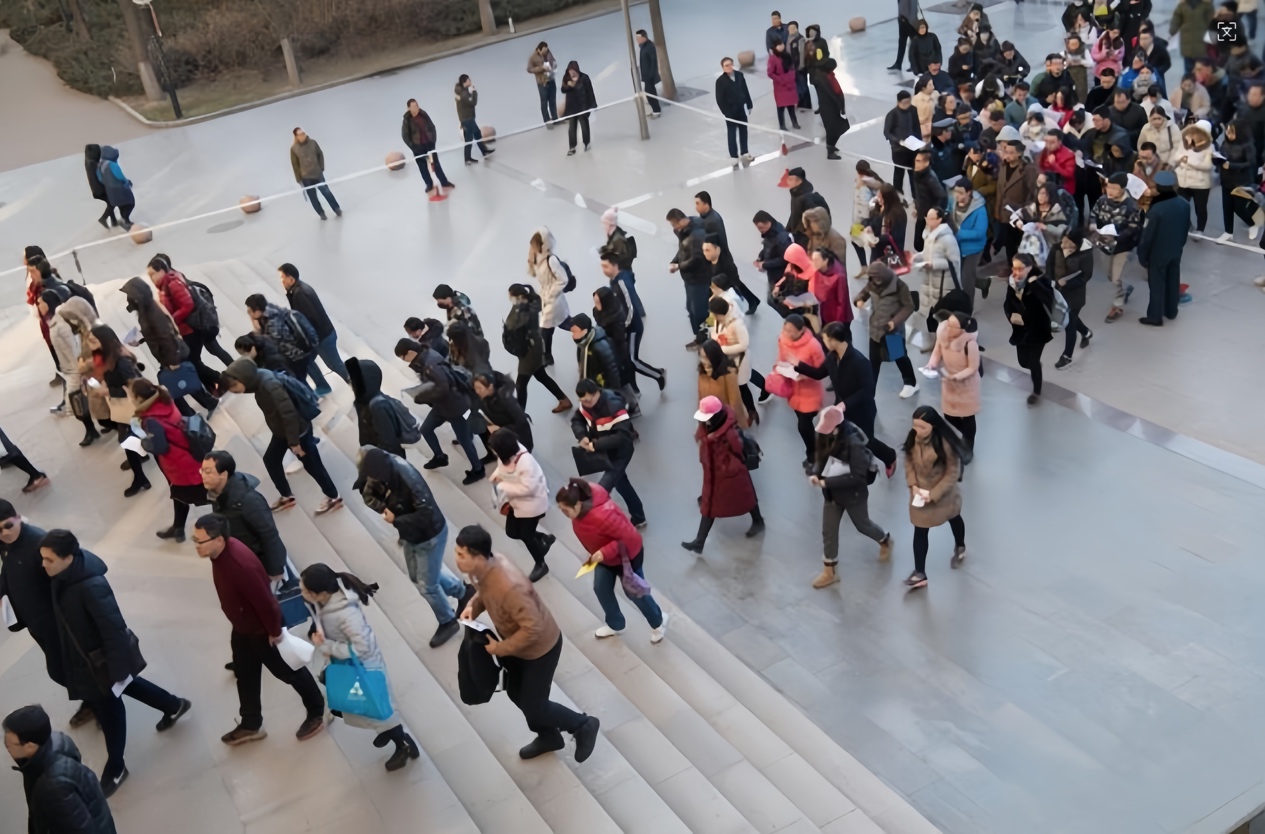 371.8万人将赴国考！千亿培训市场“大洗牌”-黑板洞察