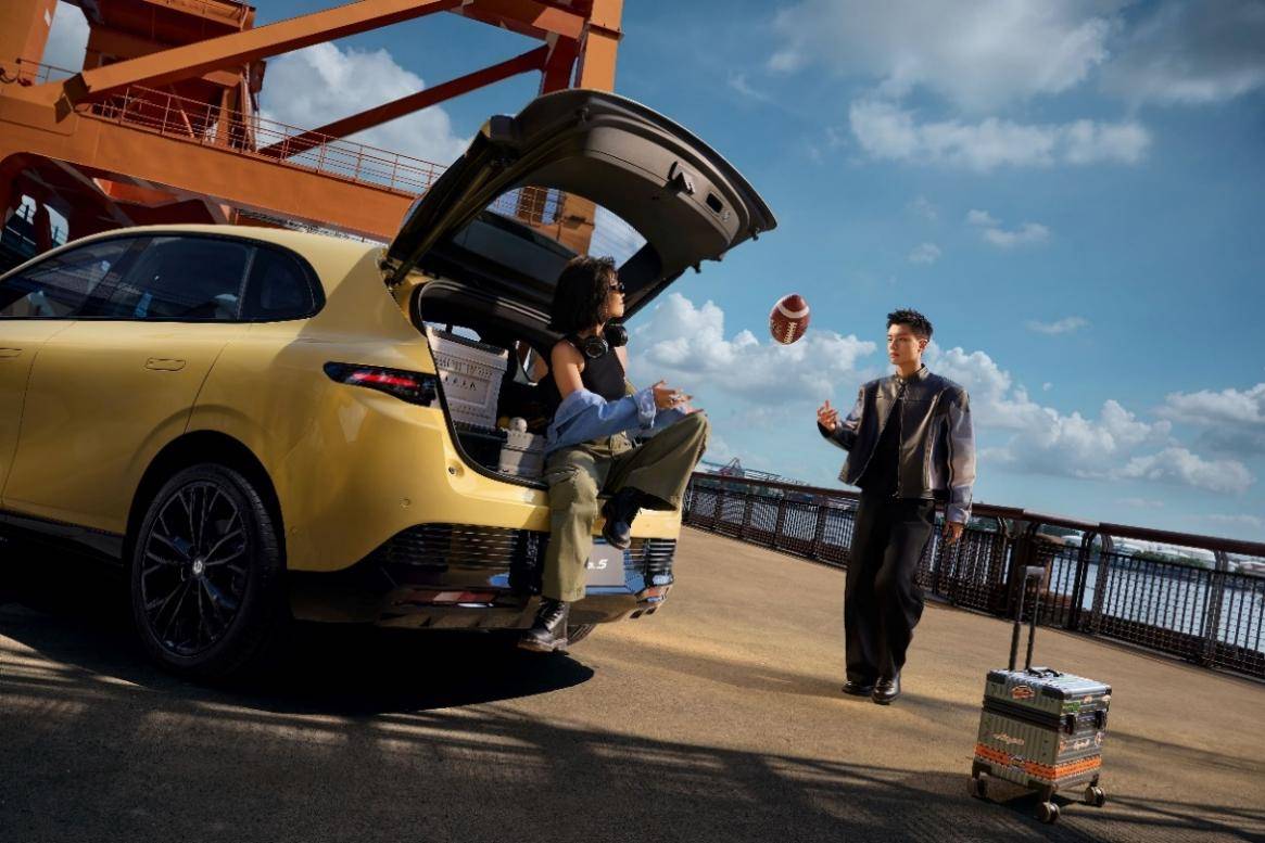 零跑Lafa5开启预售 重新定义Z世代“高颜值运动轿跑”新标准