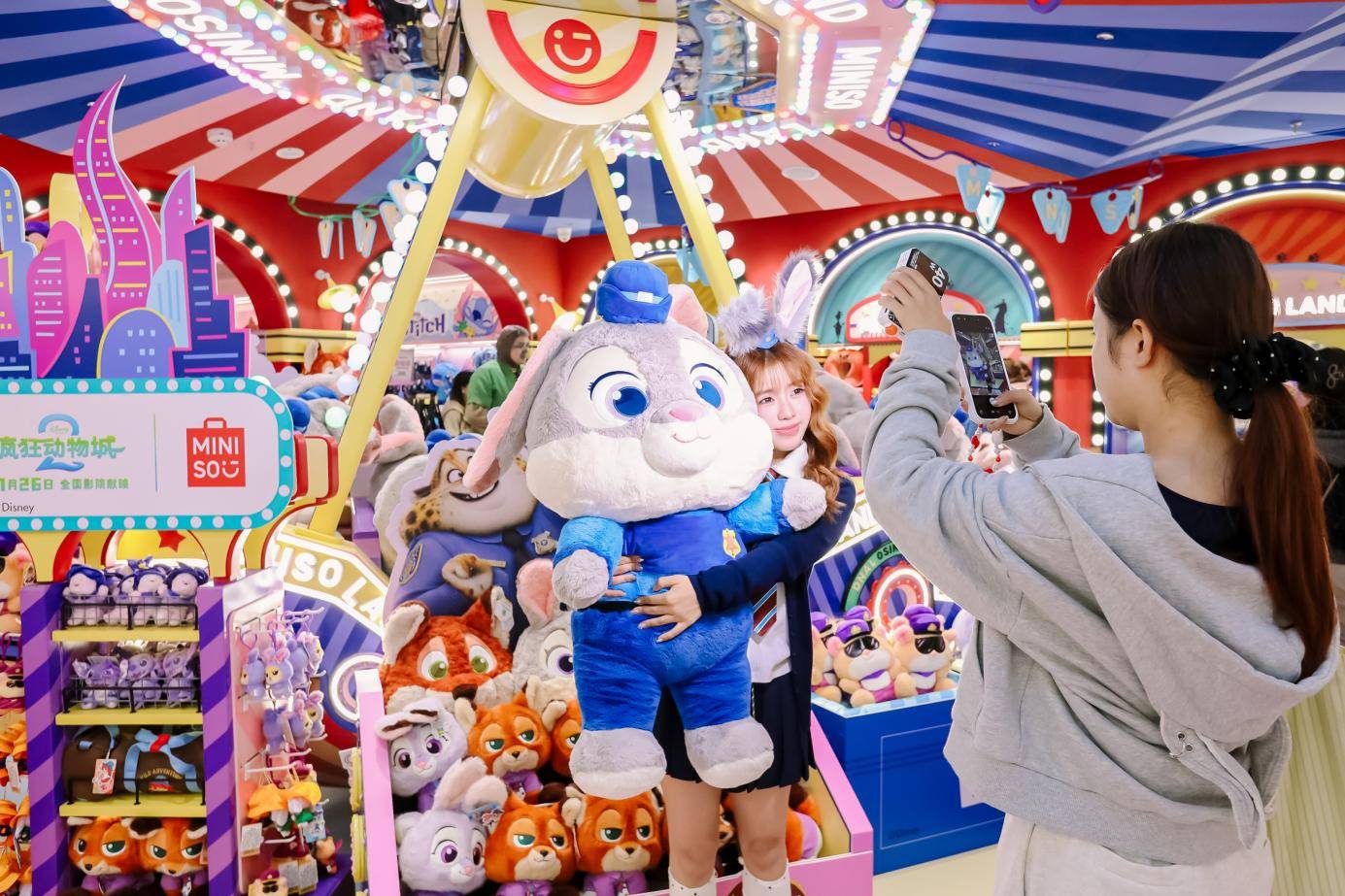 MINISO LAND杭州壹号店西湖畔启幕，首发经济激活杭州消费新热潮