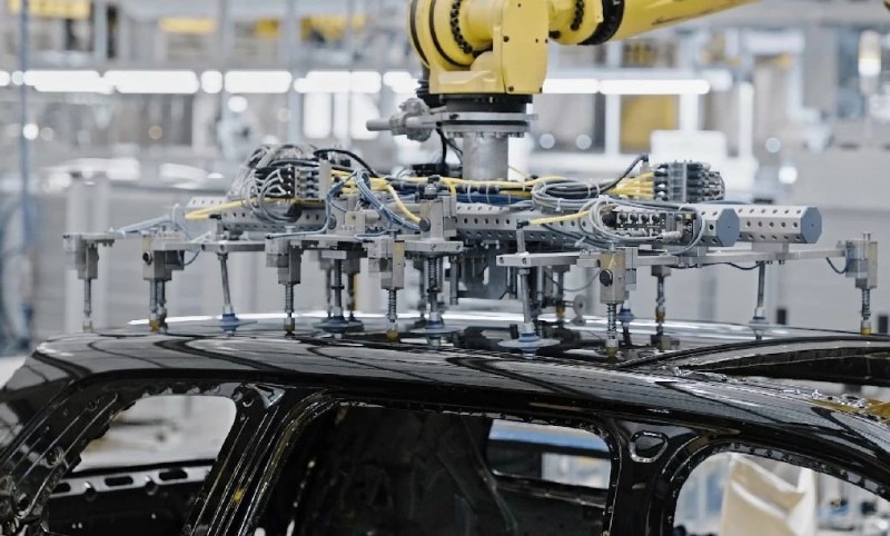 赛力斯港股上市，中国式智造跃迁的下一站