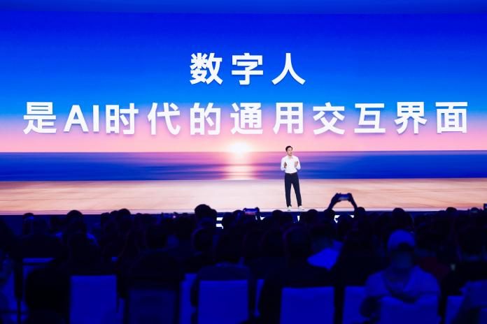 百度发布多项AI重磅成果，李彦宏：内化AI能力让智能不再是成本而是生产力