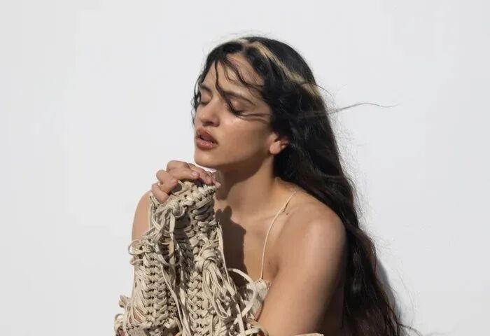 一张“反流行”的专辑，凭什么拿到全年最高分？