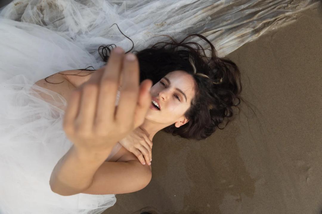 一张“反流行”的专辑，凭什么拿到全年最高分？