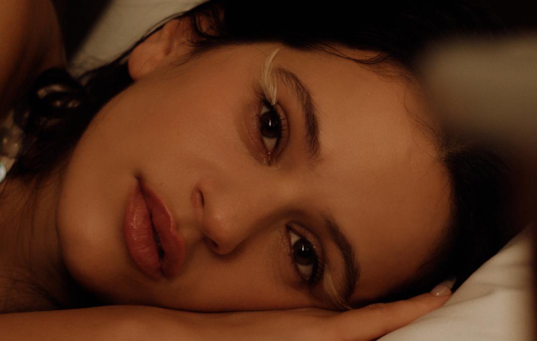 一张“反流行”的专辑，凭什么拿到全年最高分？