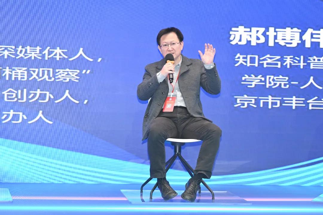 曾宪勇：不懂AI将成为未来文盲，做一个不像AI的人类或许更有价值