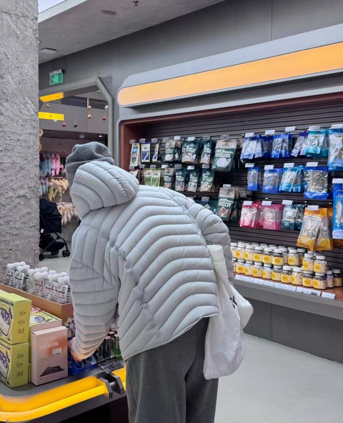 从“轻量化”到发货潮：一场天气导演的市场急转弯