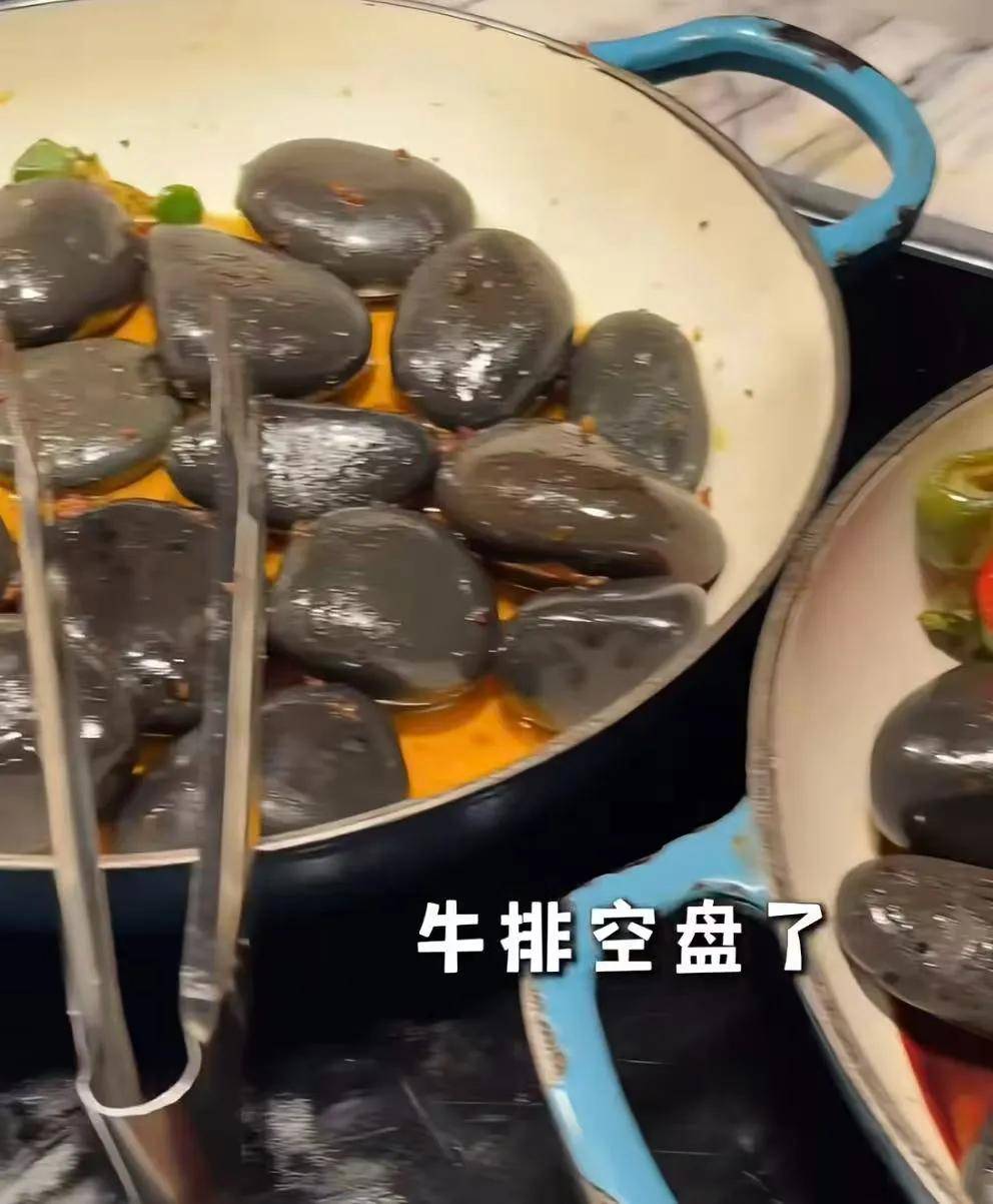 杀疯了！这届年轻人为抢一份剩菜盲盒，五星酒店后厨被挤爆……