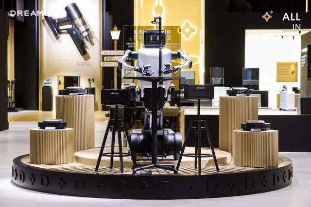 俞浩的“星际野心”引爆上海AWE，追觅8年布局“人车家天地芯”