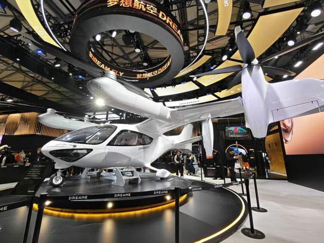 俞浩的“星际野心”引爆上海AWE，追觅8年布局“人车家天地芯”