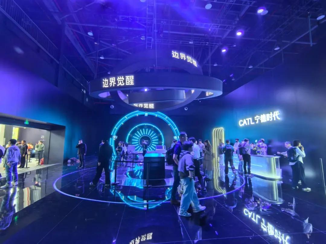 20亿再捐母校，曾毓群6年砸34亿，把交大变成宁德时代的“超级发动机”