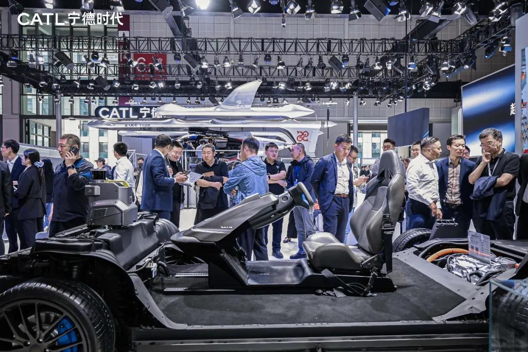 20亿再捐母校，曾毓群6年砸34亿，把交大变成宁德时代的“超级发动机”