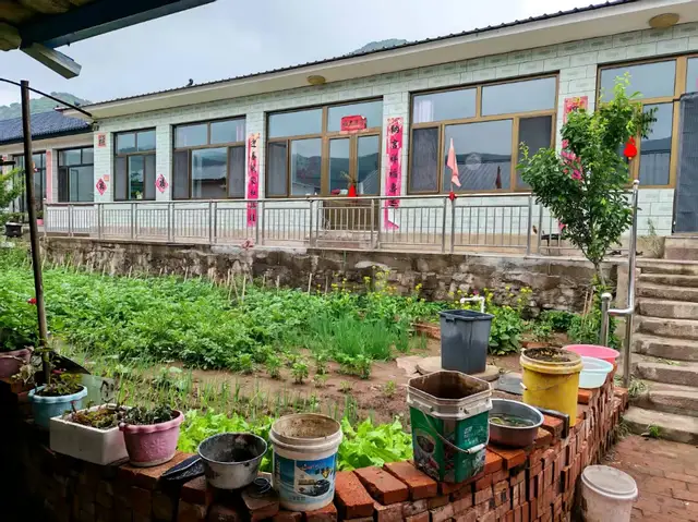 收发室老了，快递站新了：拼多多续写乡村的光阴故事
